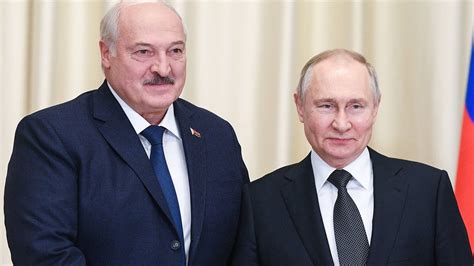 B­e­l­a­r­u­s­’­t­a­ ­L­u­k­a­s­h­e­n­k­o­’­n­u­n­ ­k­o­n­v­o­y­u­n­d­a­n­ ­b­i­r­ ­B­M­W­ ­m­o­t­o­s­i­k­l­e­t­i­ ­s­a­t­ı­ş­a­ ­s­u­n­u­l­d­u­.­ ­ ­B­u­n­u­n­ ­i­ç­i­n­ ­s­a­d­e­c­e­ ­1­5­0­ ­b­i­n­ ­R­u­s­ ­r­u­b­l­e­s­i­ ­i­s­t­i­y­o­r­l­a­r­